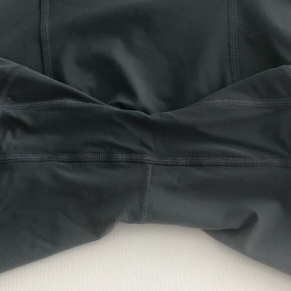 Lululemon lab Nulux and Mesh One-Piece 8" Anchor - Picture 15 of 17